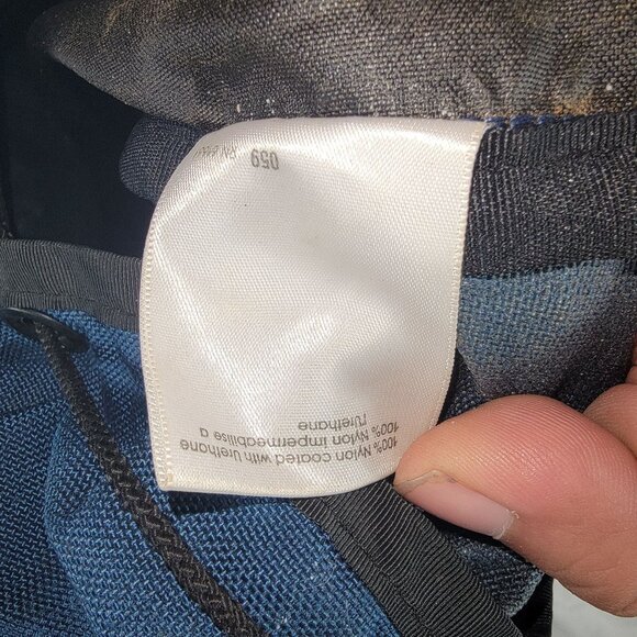 The North Face Adults Blue Black Hiking Backpack Camping Trails Summer Travel - Picture 6 of 8